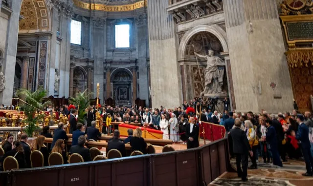 vatican imposes new ban after some people show disrespectful acts at pope f 22894