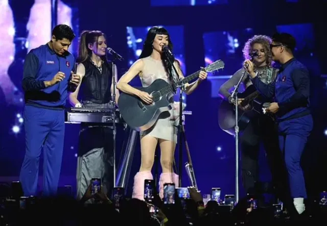 astronaut katy perry responds to blue origin space backlash during launch 22921