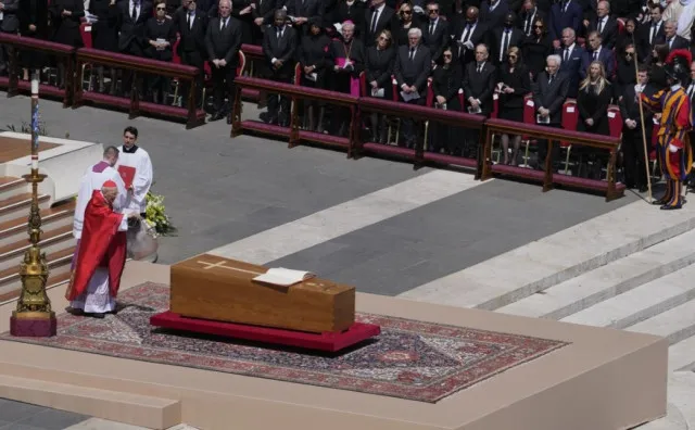 two major traditions pope francis broke for his funeral ceremony 22984