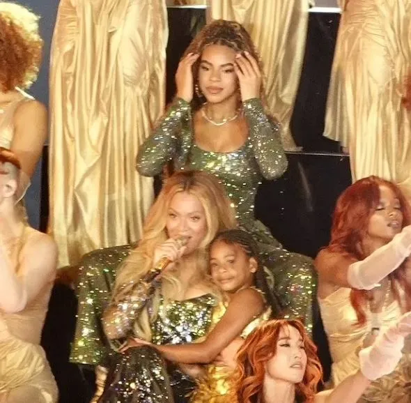 beyonces cowboy carter tour descends into chaos as fight erupts in vip lou 23179
