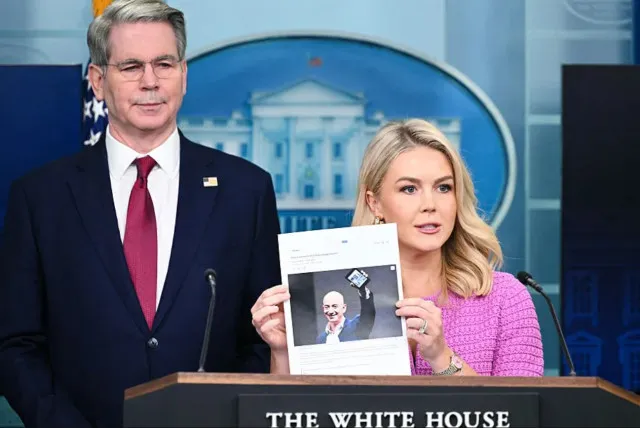 white house criticizes amazon for its plan to show tariff costs on each ite 23126