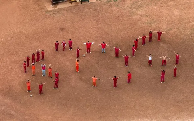 people stunned as desperate inmates spell out message to avoid deportation 23241
