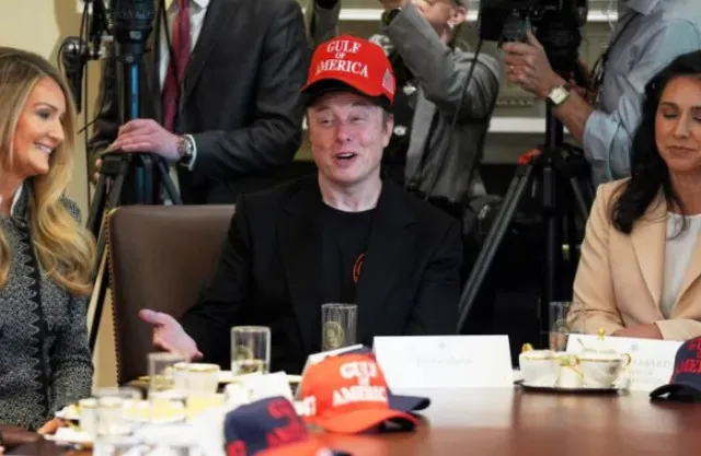 elon musk sparks reactions after wearing two hats to white house meeting wi 23270