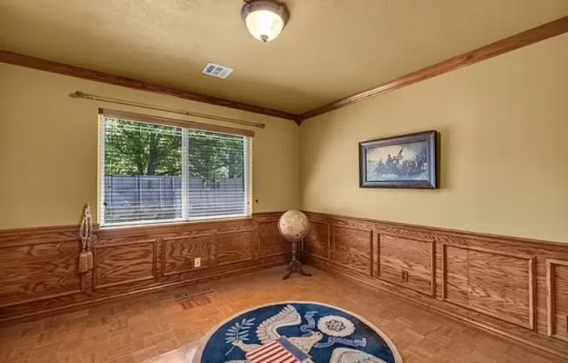 people stunned as home with full replica of white houses oval office goes 23298