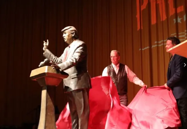 bronze statue of president donald trump revealed sparking both cheers and p 23373