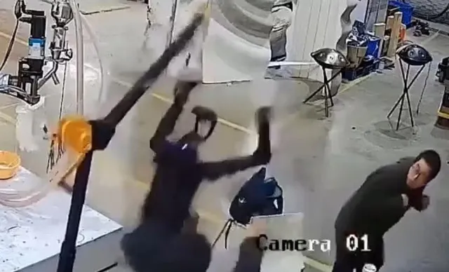 people stunned as violent humanoid robot attacks workers in chinese factory 23442