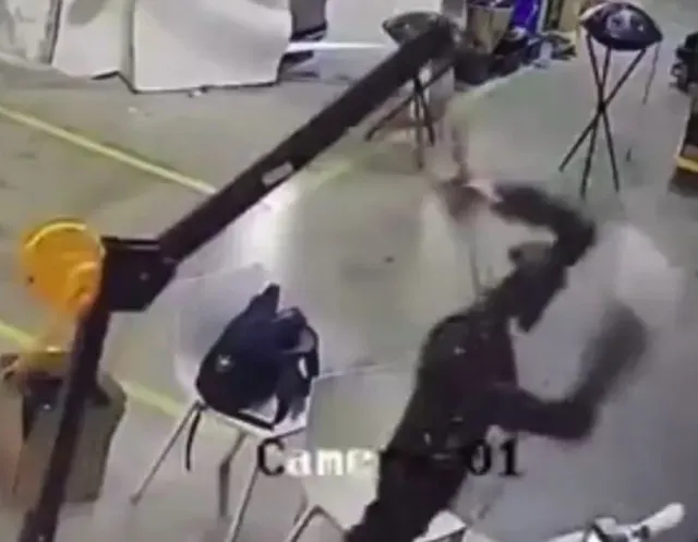 people stunned as violent humanoid robot attacks workers in chinese factory 23440