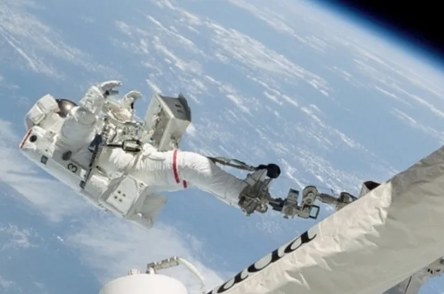 trump aims to reduce nasa’s budget and cancel moon space station to shift f 23423