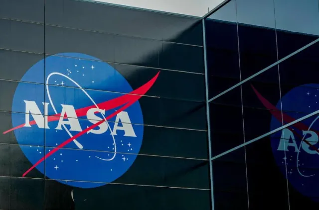 trump aims to reduce nasa’s budget and cancel moon space station to shift f 23422