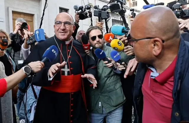 cardinals bid goodbye to public before entering sistine chapel to choose ne 23527
