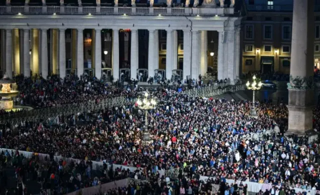 cardinals fail to choose new pope as black smoke rises from sistine chapel 23624