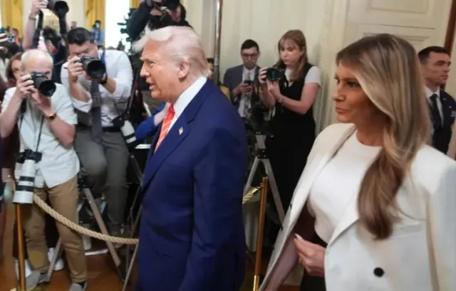 trump and melania share heartfelt moment at white house mothers day celebr 23682