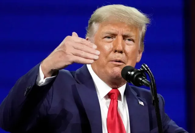 influencer who thought the moon disappeared joins trump’s first new media b 23941