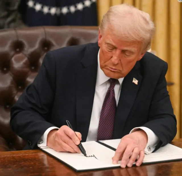trump to sign executive order reducing prescription drug prices by 30% to 8 23950