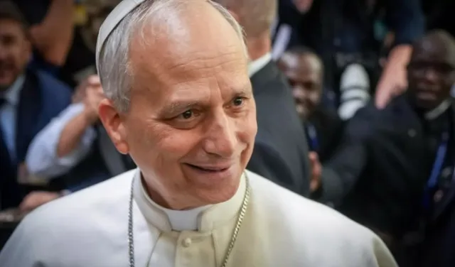 pope leo xiv leaves viewers baffled with five-word statement when asked if 24060