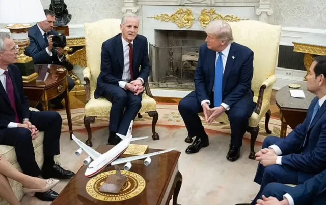 trumps allies turn against him over $400 million qatar jet gift 24087