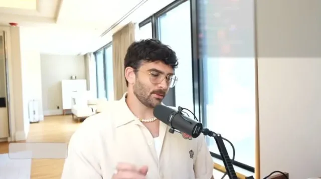 streamer detained at us airport issues stark warning to americans over trum 24116