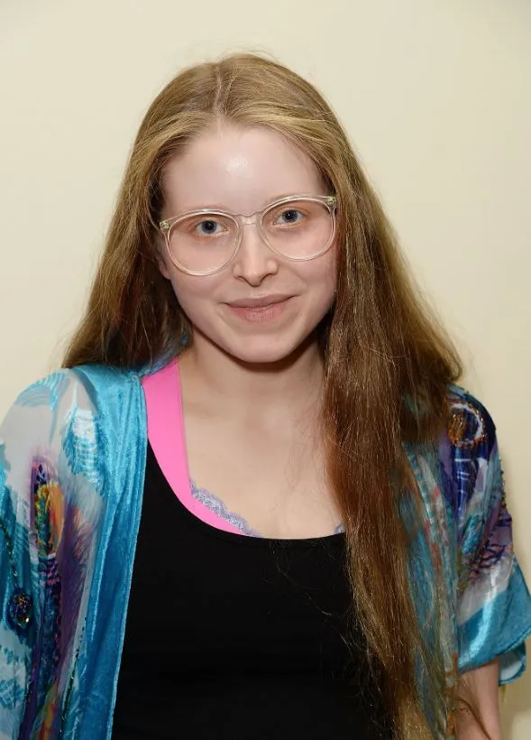 harry potter actress reveals she felt shame after joining onlyfans to get 24217