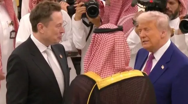 lip reader reveals trump’s terse five-word order to elon musk during meetin 24264