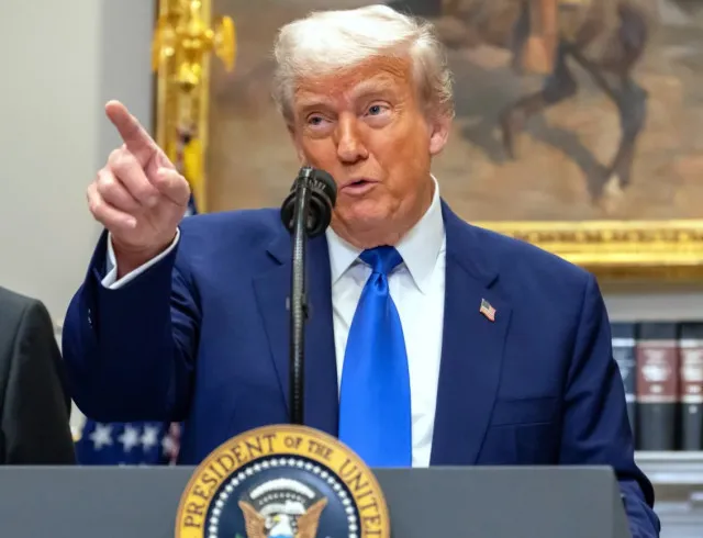 trump lookalike stands firm despite fierce attacks by liberals as he battle 24316