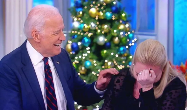 emotional moment of joe biden consoling meghan mccain after her dad’s cance 24500