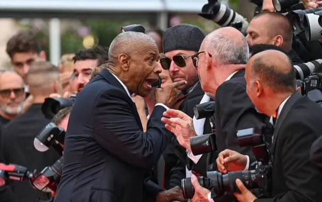 what denzel washington yelled at photographer in tense red carpet showdown 24563