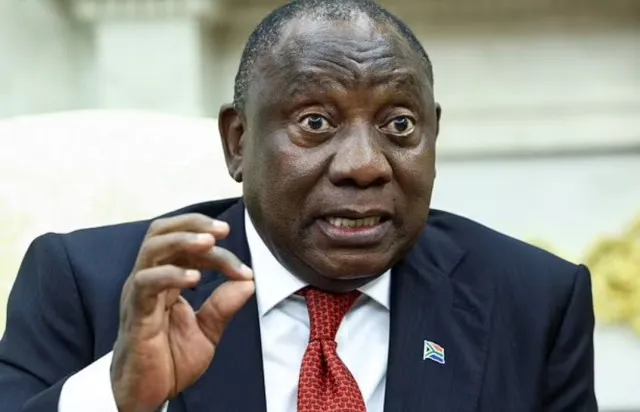 trump makes south african president squirm by playing ‘white genocide’ vide 24607