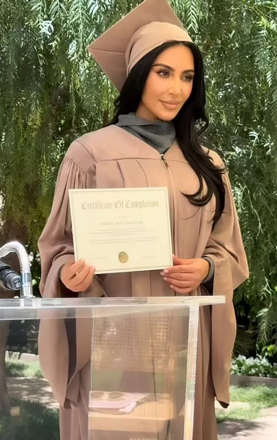 kim kardashian fans believe shes eyeing the white house after law school g 24768