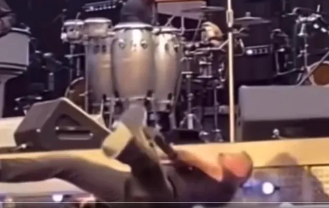 trump shares fake video mocking singer bruce springsteen amid their growing 24730