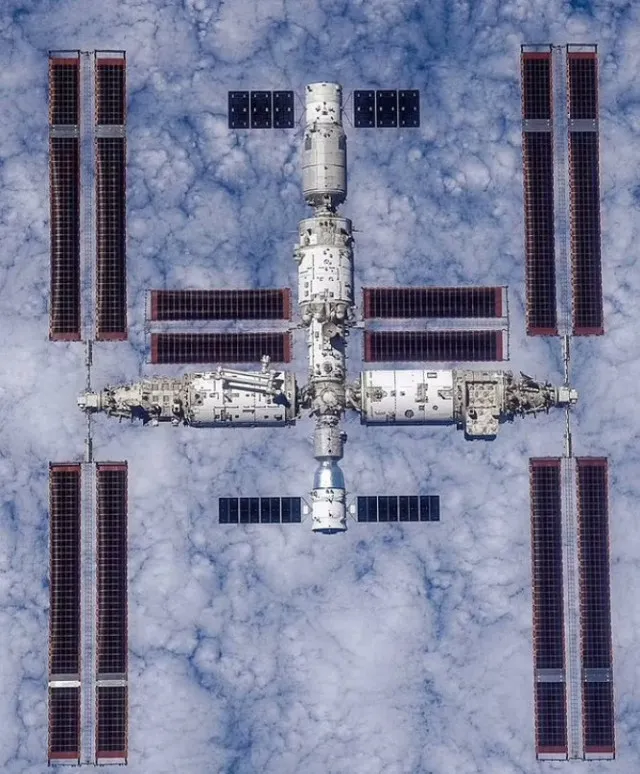 newly found bacteria on chinas international space station may pose risks 24791
