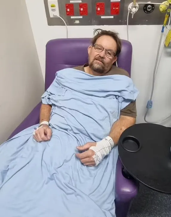 man falls into critical situation after eating mcdonalds quarter pounder 24832