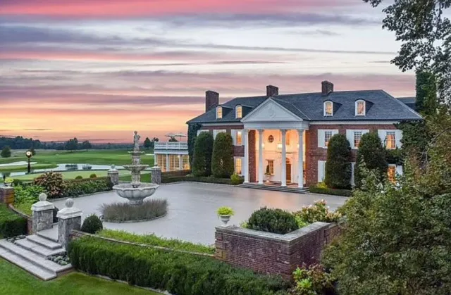 inside trumps long weekend plans at his luxurious bedminster club with mel 24834