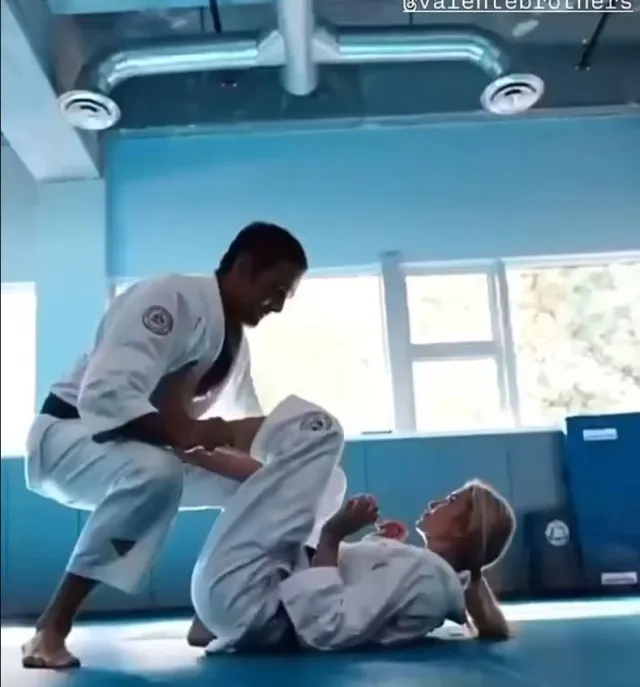 ivanka trump takes down opponent while showing off impressive jiu-jitsu ski 24838