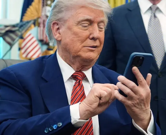 trump left red-faced after iphone ring disrupts his oval office rant on pun 24872