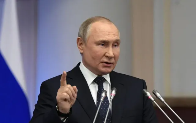 putin vows to throttle microsoft and zoom as war of words with furious tr 24921